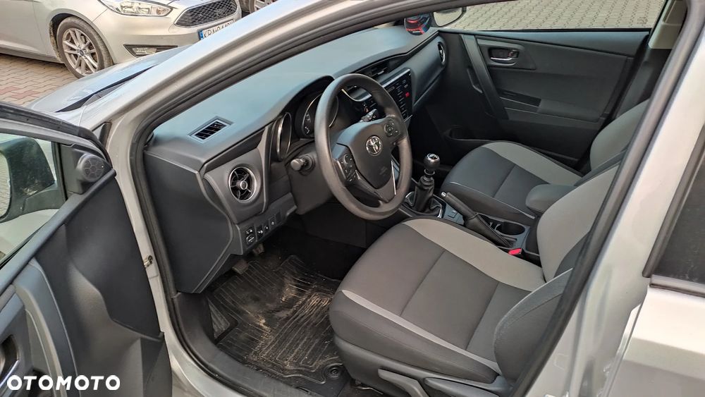 Toyota Auris 1.6 Premium - 7