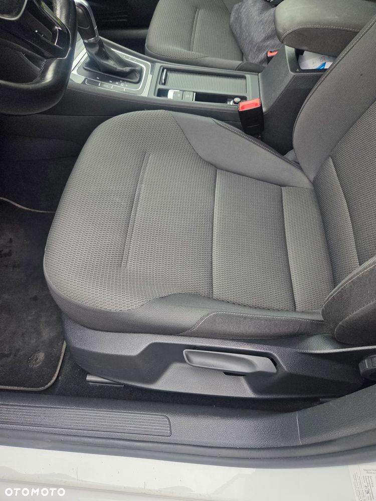 Volkswagen Golf 1.6 TDI (BlueMotion Technology) DSG Trendline - 12