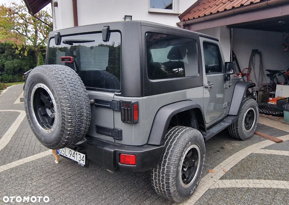 Jeep Wrangler - 8