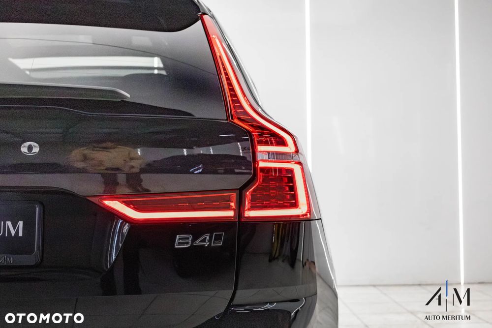 Volvo XC 60 B4 D AWD Ultimate Dark - 10