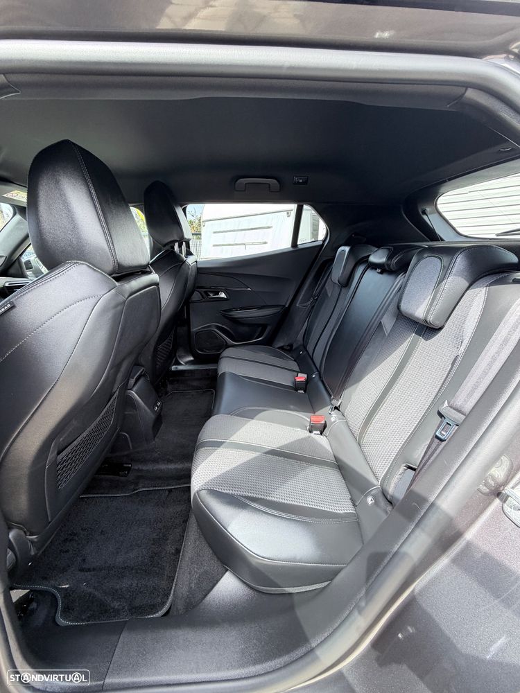 Peugeot 2008 1.2 PureTech GT Pack EAT8 - 23