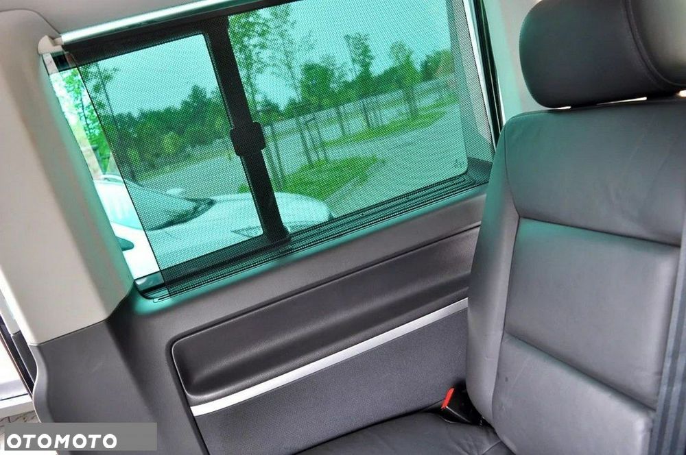 Volkswagen Multivan - 20