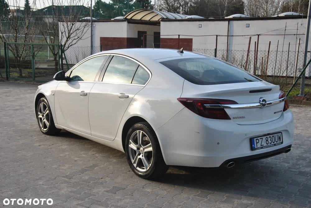 Opel Insignia - 10
