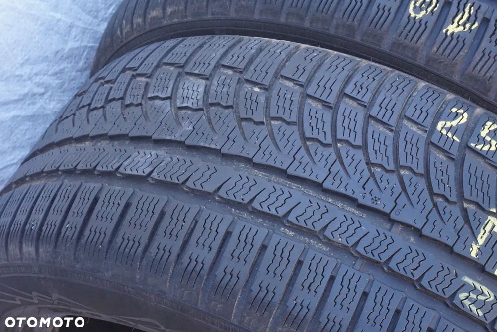 255 45 19  XL Nokian WRA4 - 5