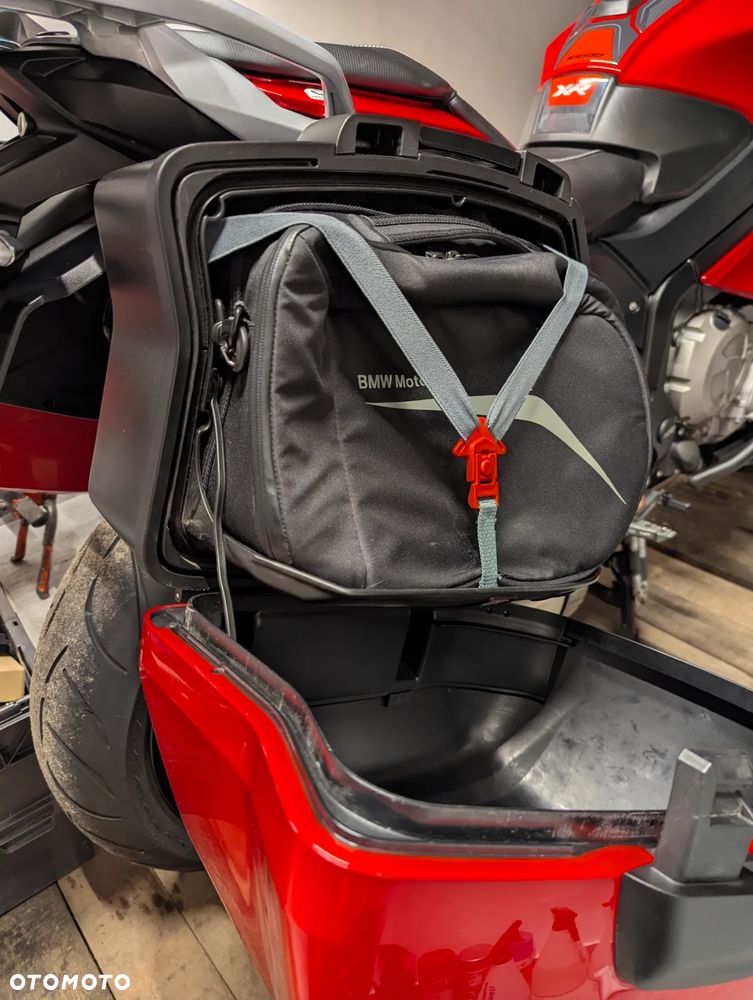 BMW XR - 28