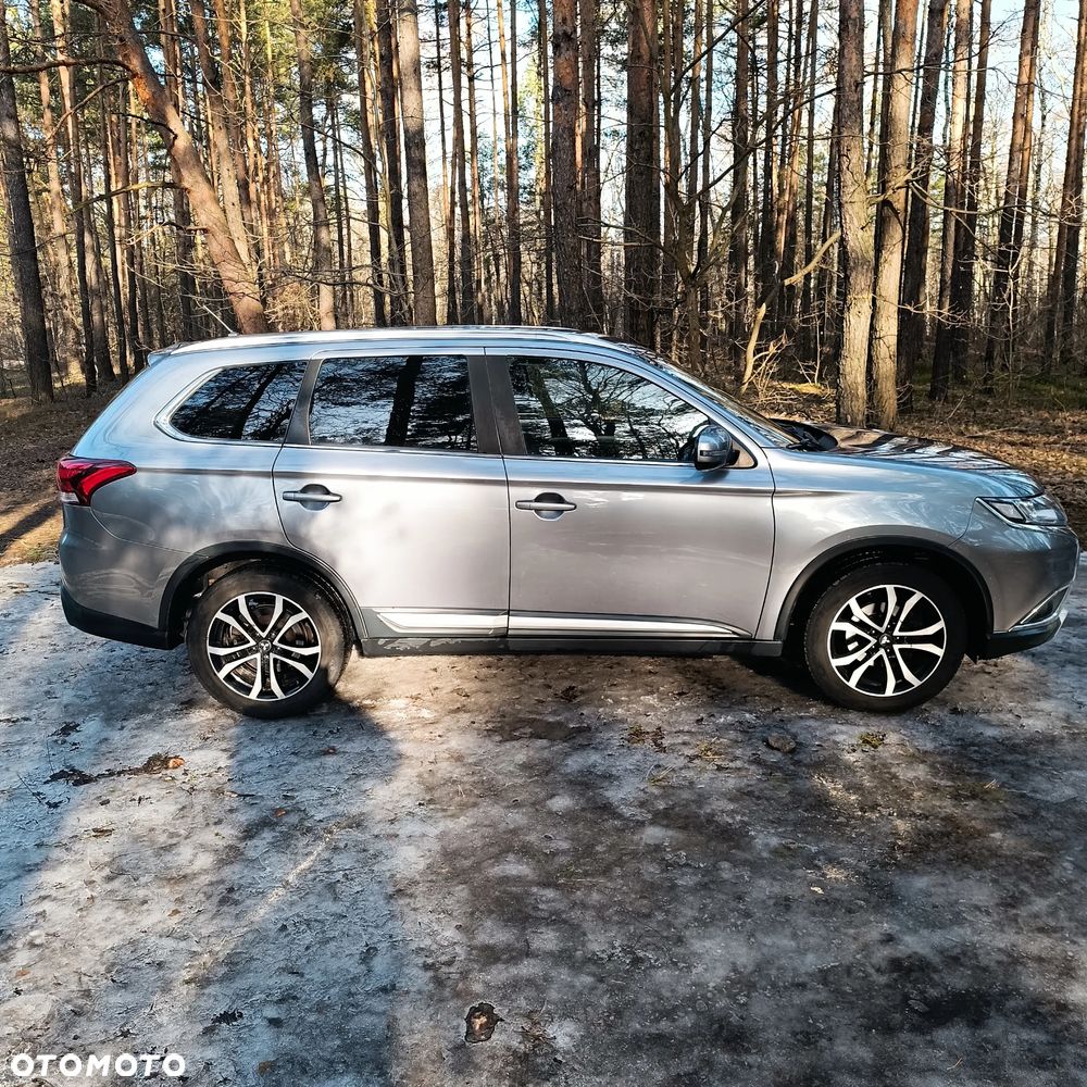 Mitsubishi Outlander 2.0 2WD - 2