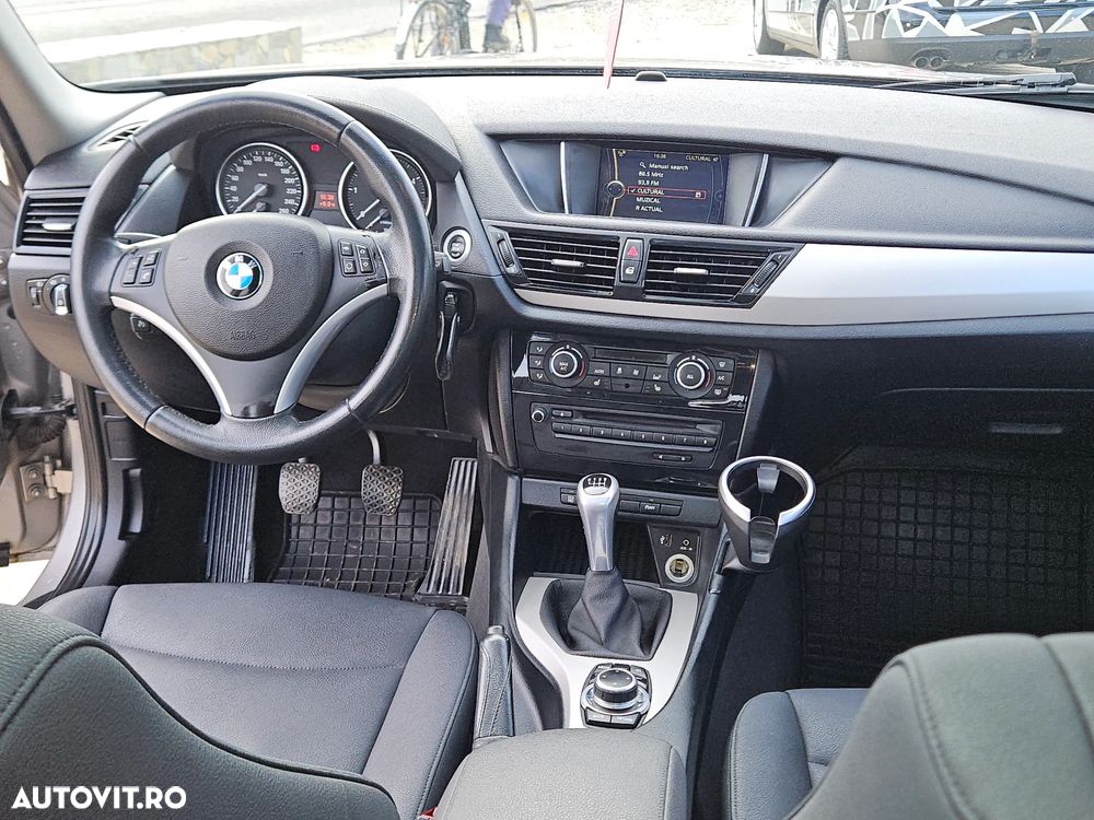 BMW X1 sDrive18d Sport Line - 18