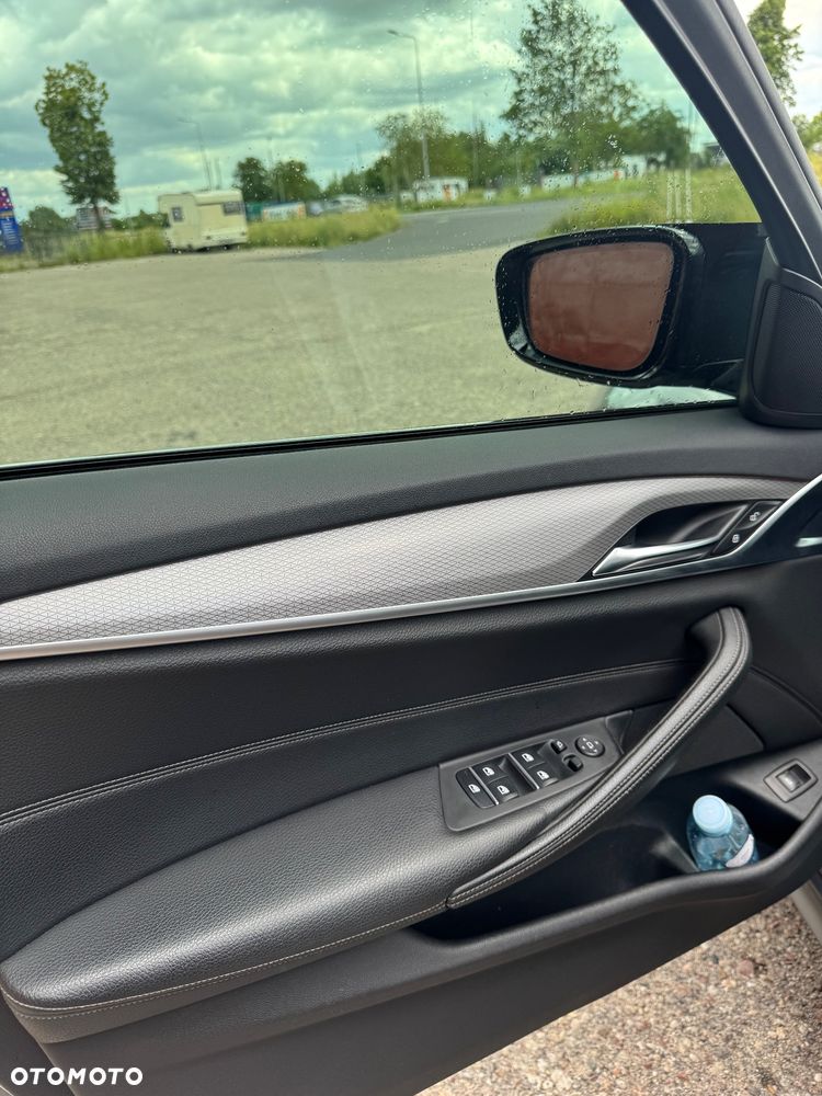 BMW Seria 5 520d xDrive M Sport sport - 15