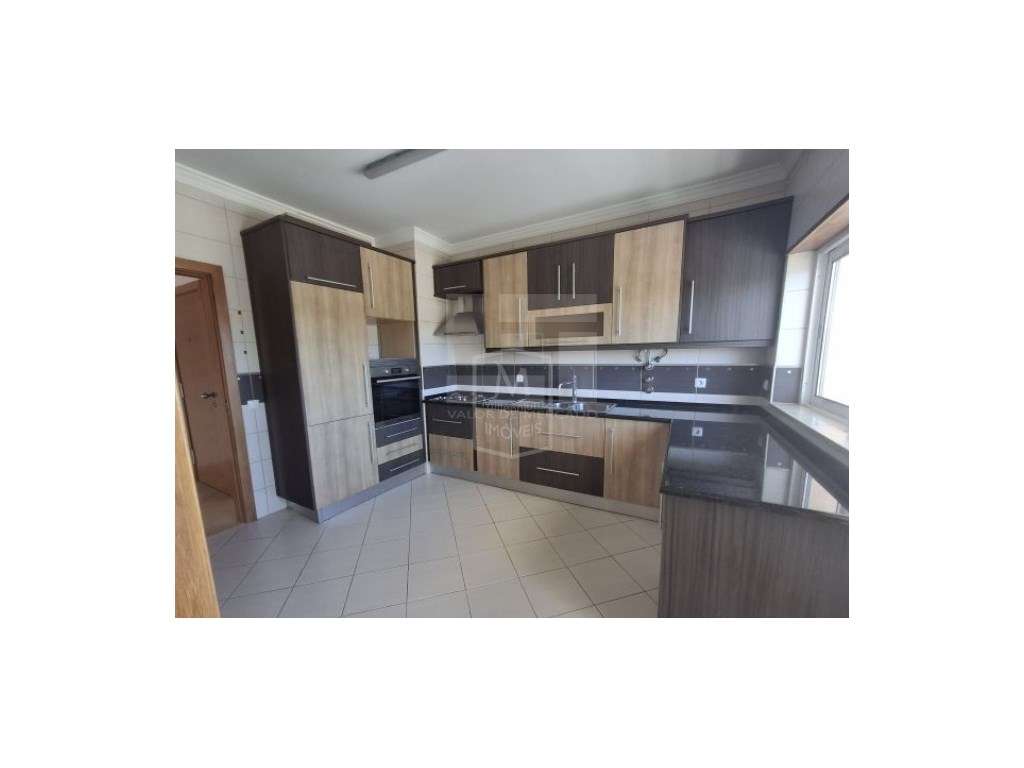 APARTAMENTO T3 - Urbanização de Betunes - Grande imagem: 3/6