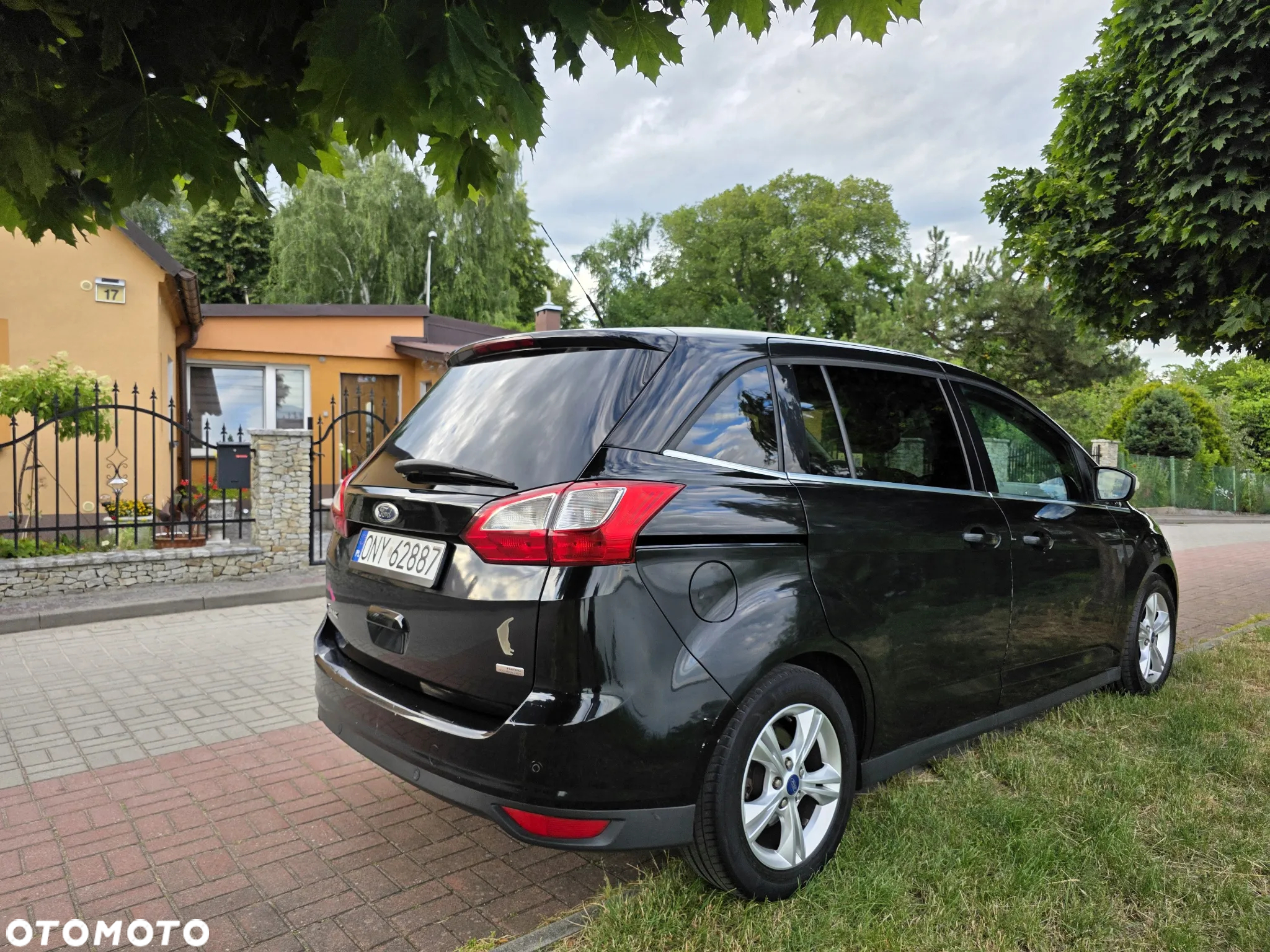 Ford Grand C-MAX 1.6 TDCi Start-Stop-System Champions Edition - 4