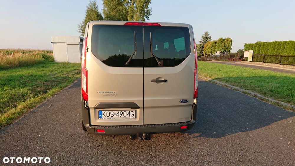 Ford Tourneo Custom - 9