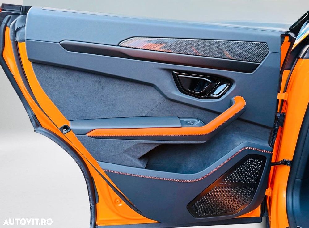 Lamborghini URUS - 28