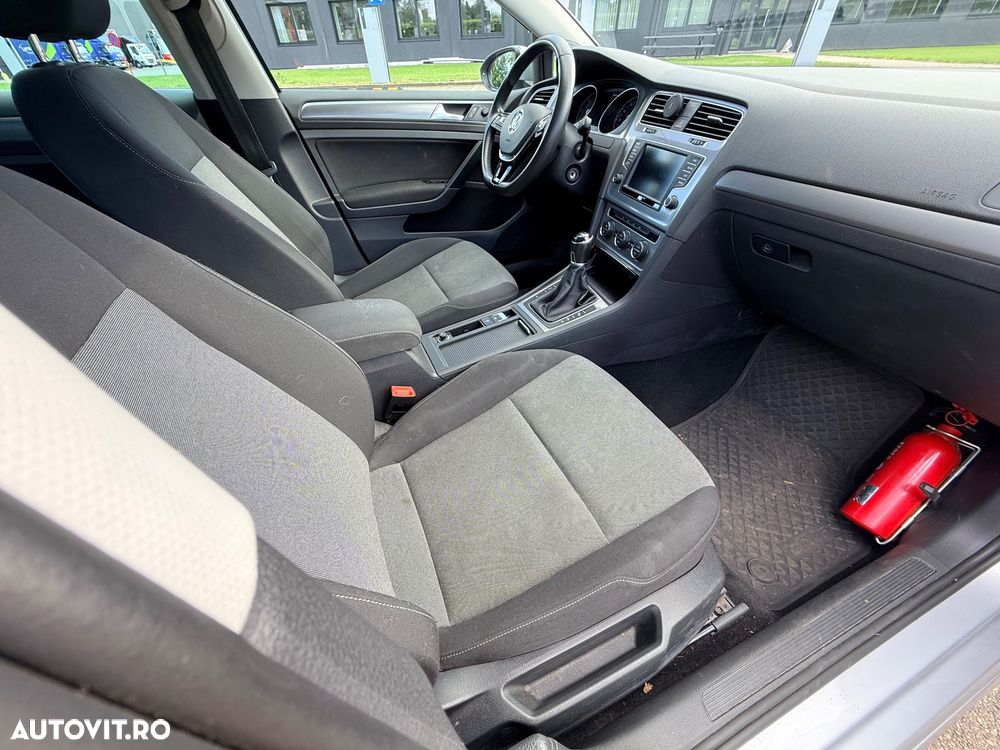 Volkswagen Golf - 9