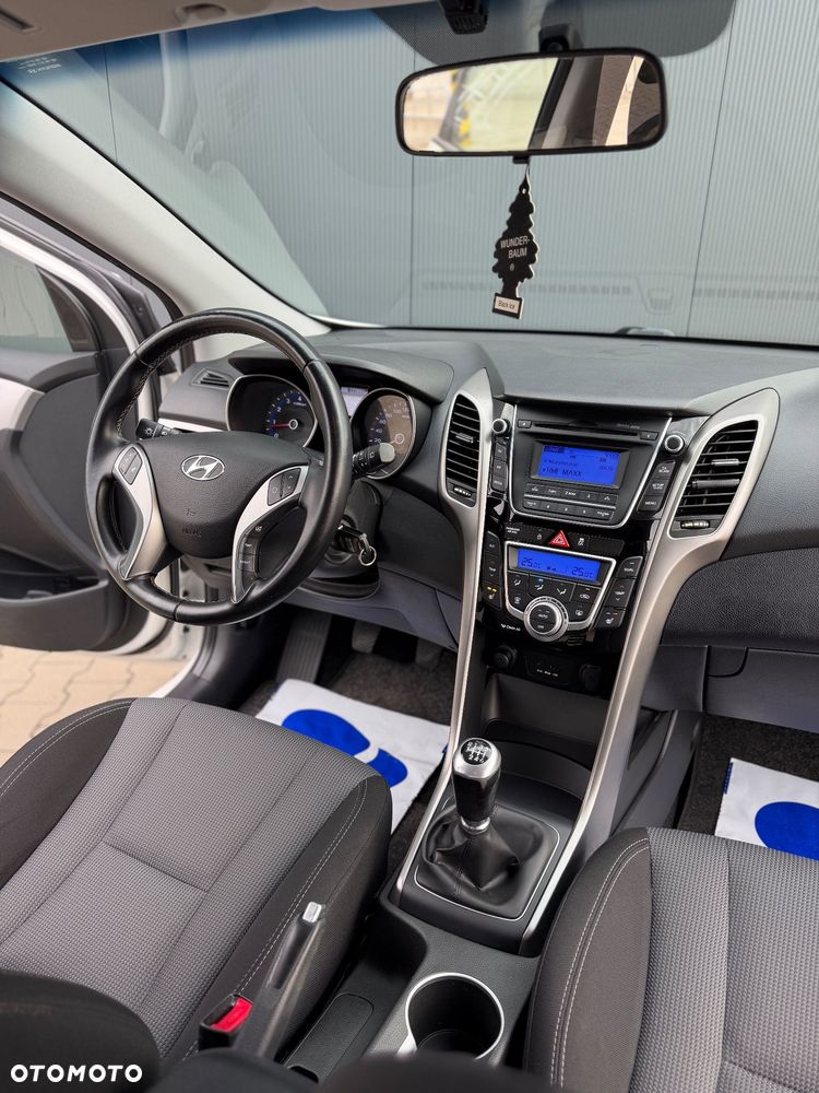 Hyundai i30 1.6 GDI Premium - 25