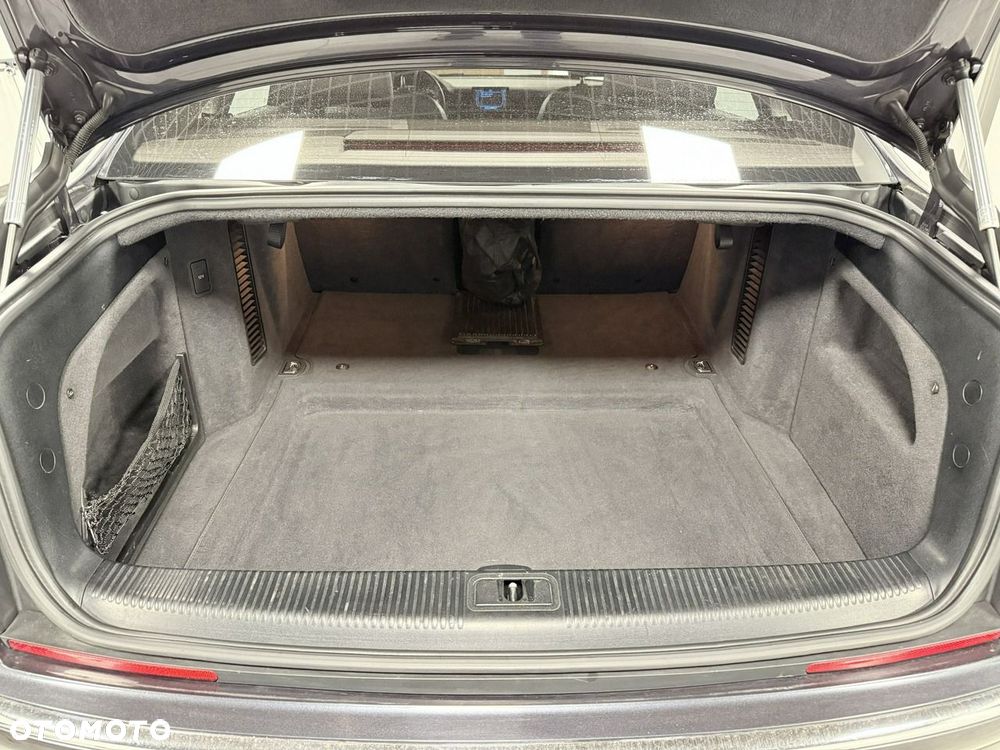 Audi A8 4.2 Quattro - 14