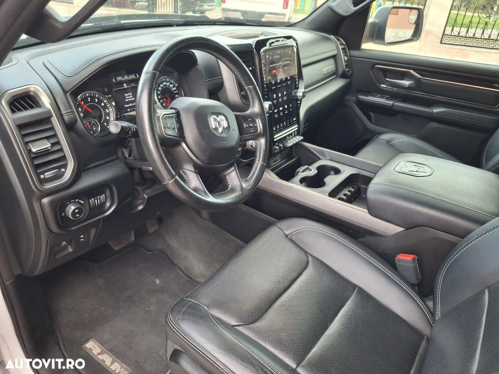Dodge RAM - 8
