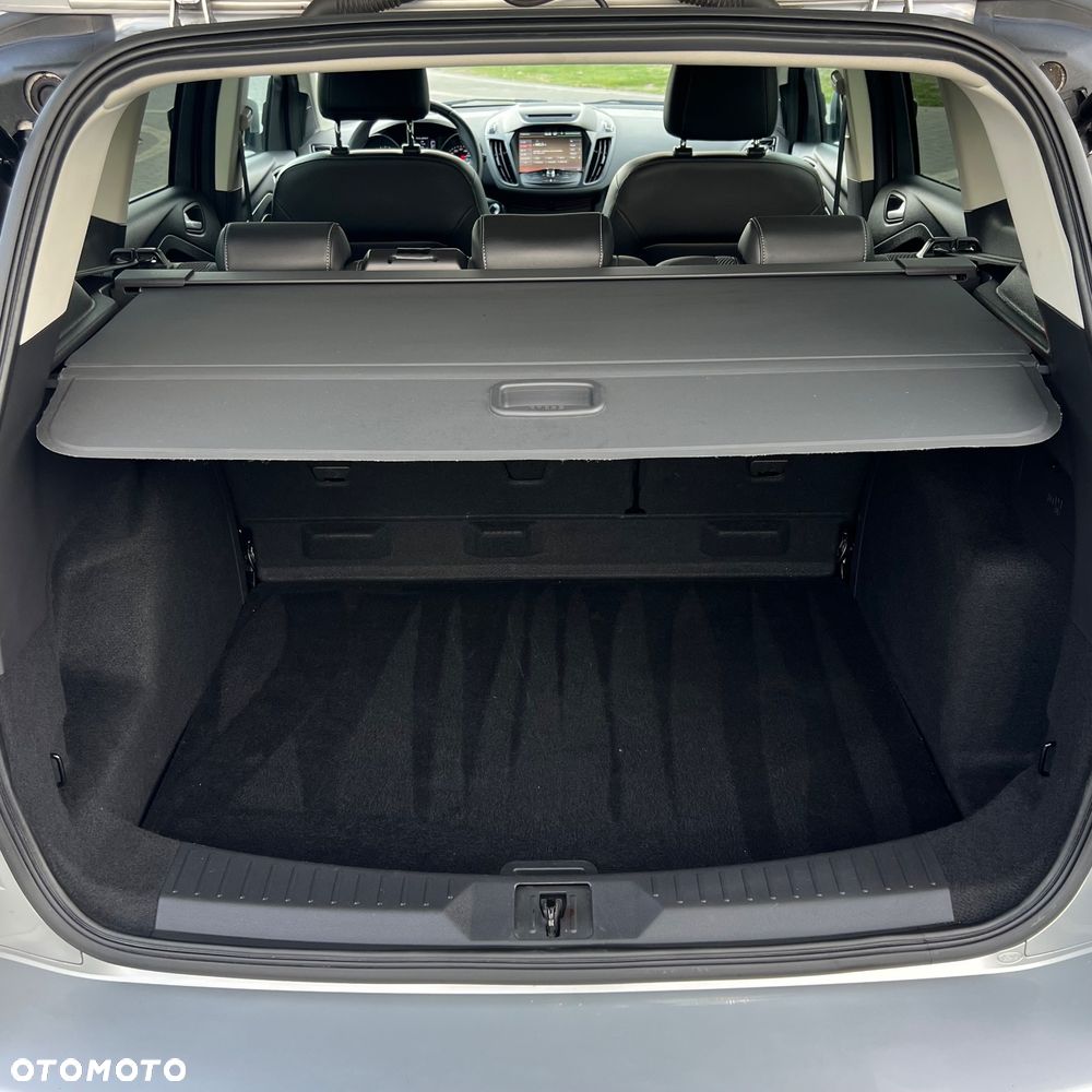Ford Kuga 1.5 EcoBoost 2x4 Titanium - 37