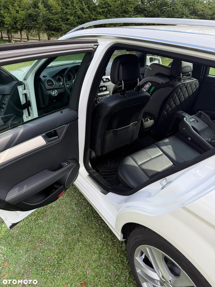 Mercedes-Benz Klasa C 180 CGI BlueEff Avantgarde - 16