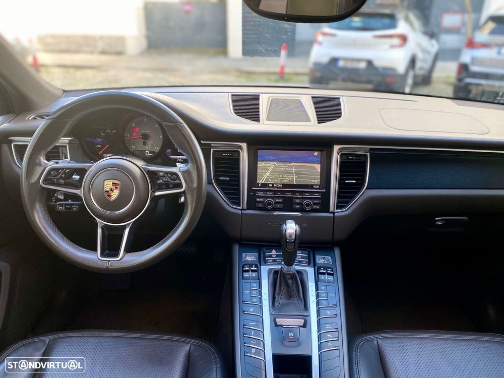 Porsche Macan S - 22