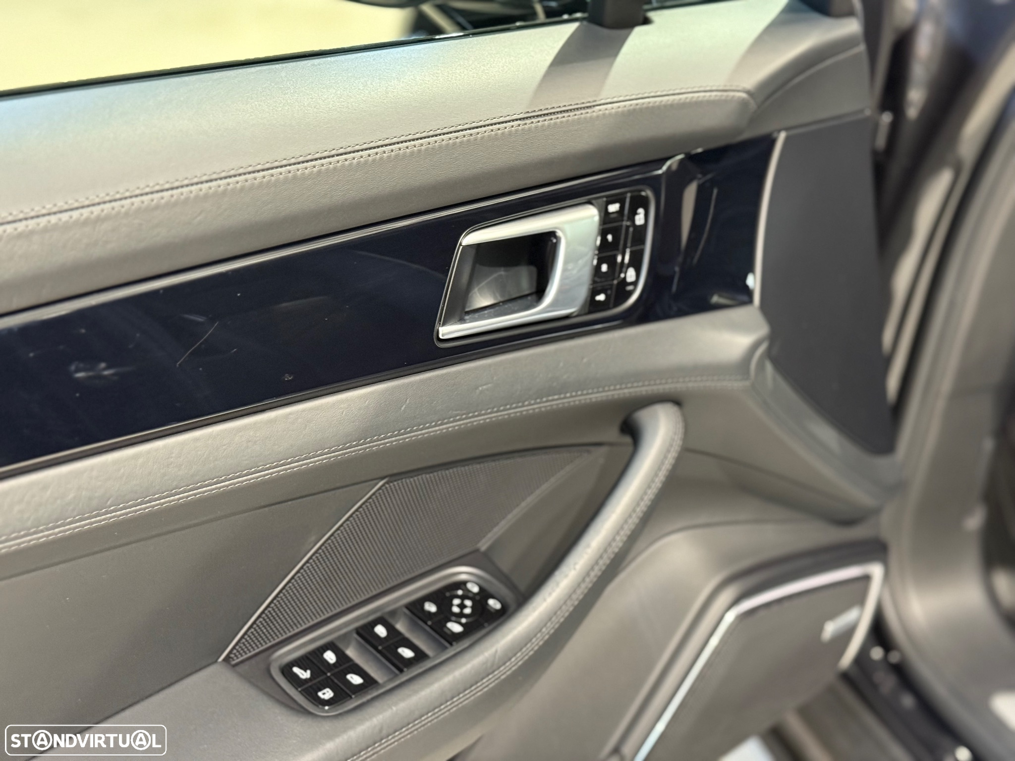 Porsche Panamera 4 E-Hybrid Platinum Edition com PDLS - 23
