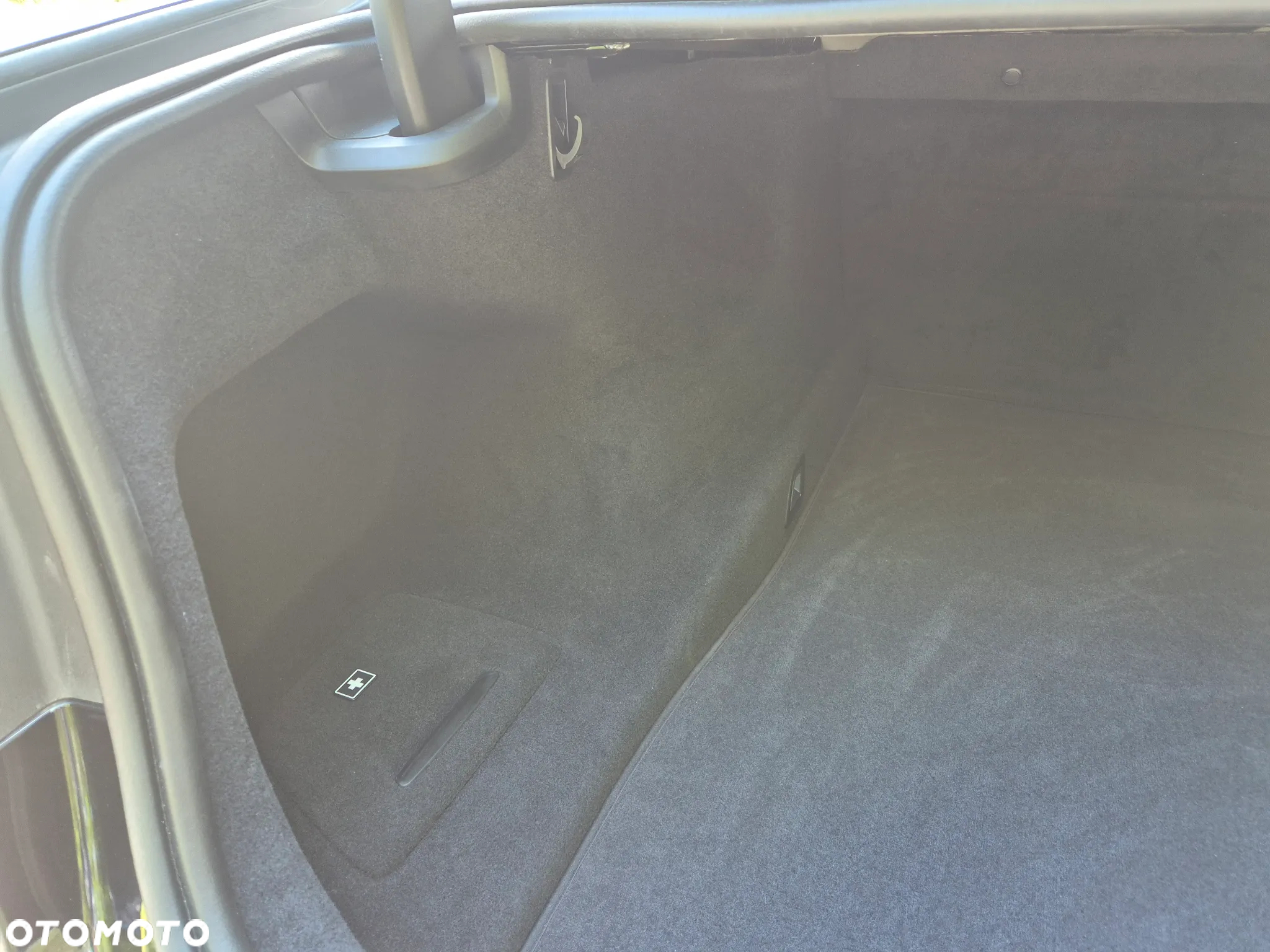 BMW Seria 7 750i - 24