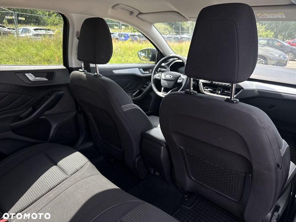 Ford Focus - 32