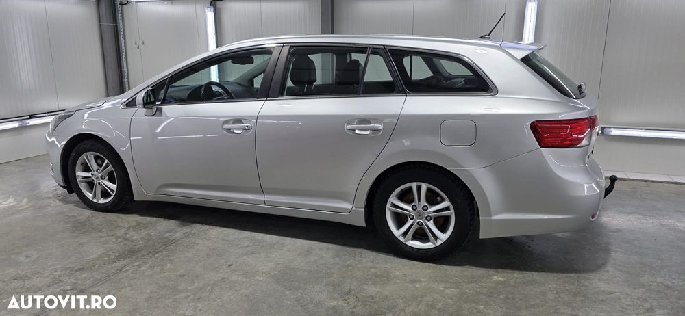 Toyota Avensis 2.0 D-4D - 7