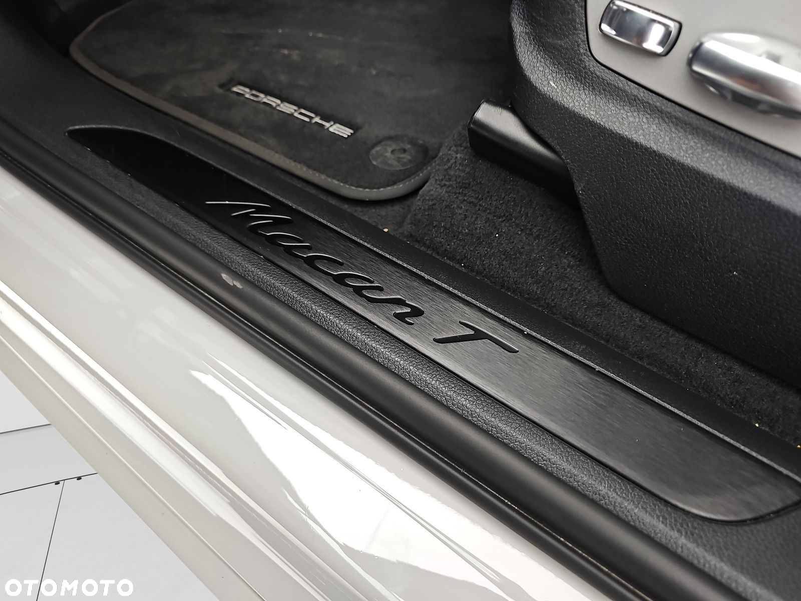 Porsche Macan T - 12