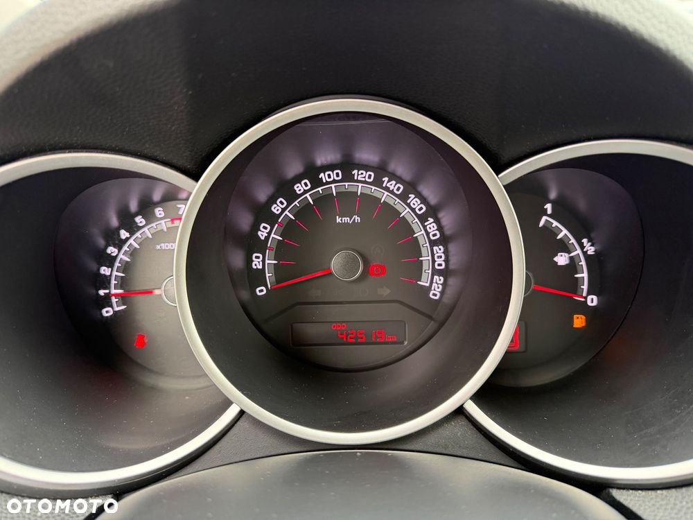 Kia Venga 1.4 CVVT Dream Team Edition - 25
