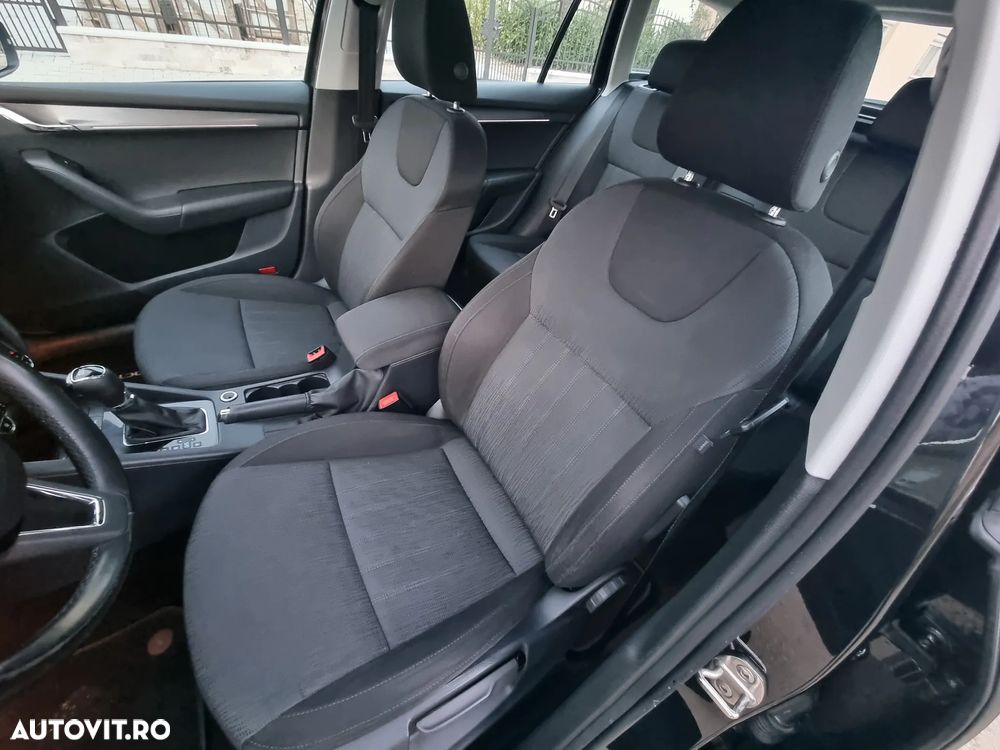 Skoda Octavia Combi Diesel 2.0 TDI DSG Style - 8