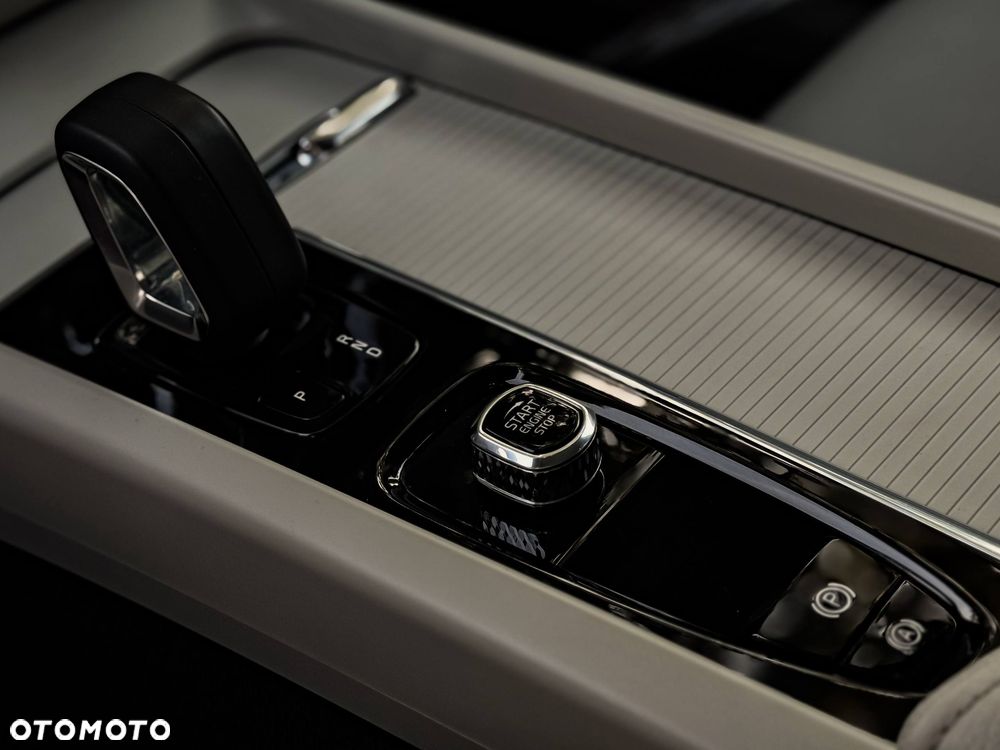 Volvo XC 60 T6 Plug-In Hybrid AWD Inscription - 30