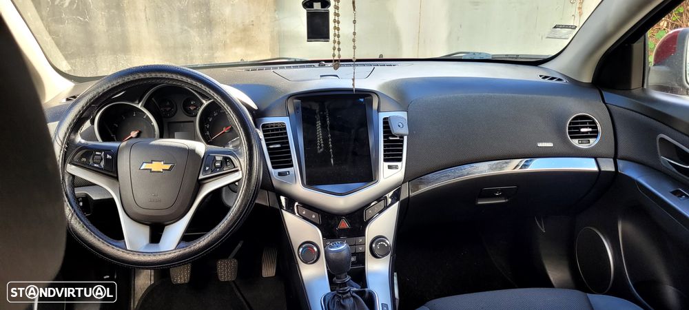 Chevrolet Cruze 1.6 LT - 9