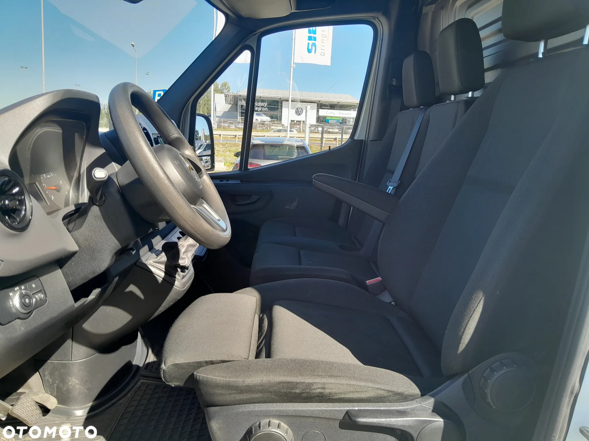 Mercedes-Benz Sprinter - 10