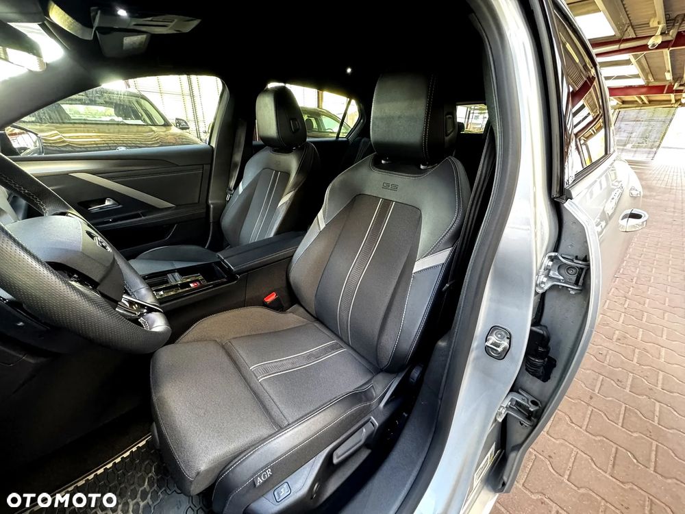 Opel Astra 1.2 T GS Line S&S - 12