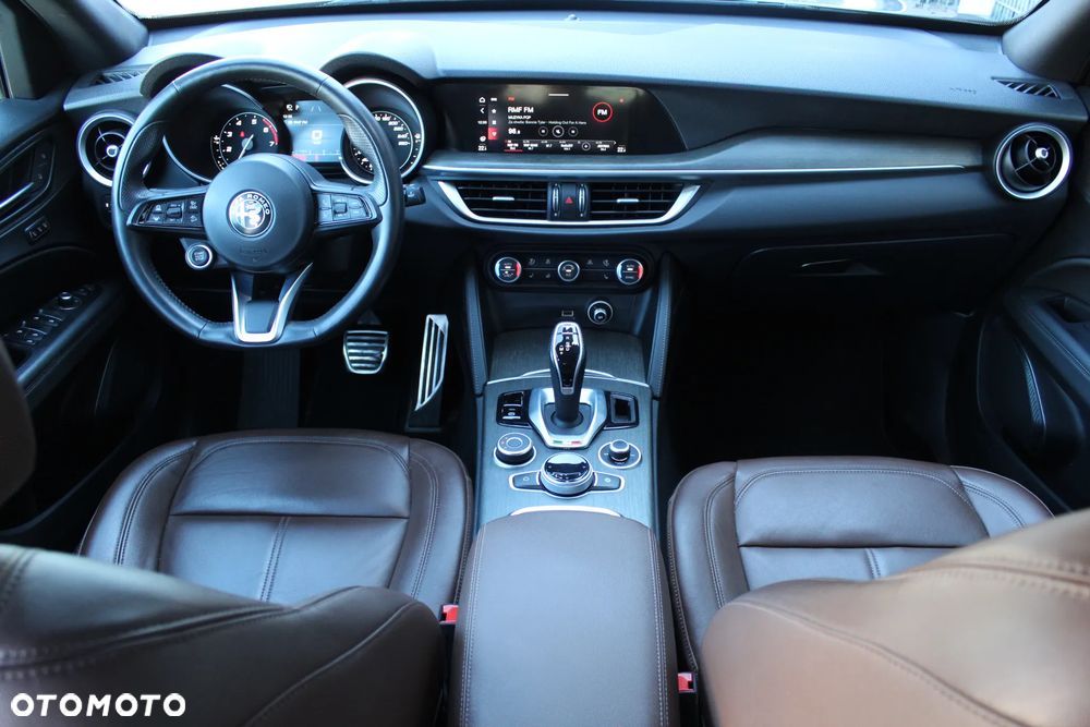Alfa Romeo Stelvio 2.0 Turbo TI Q4 - 10