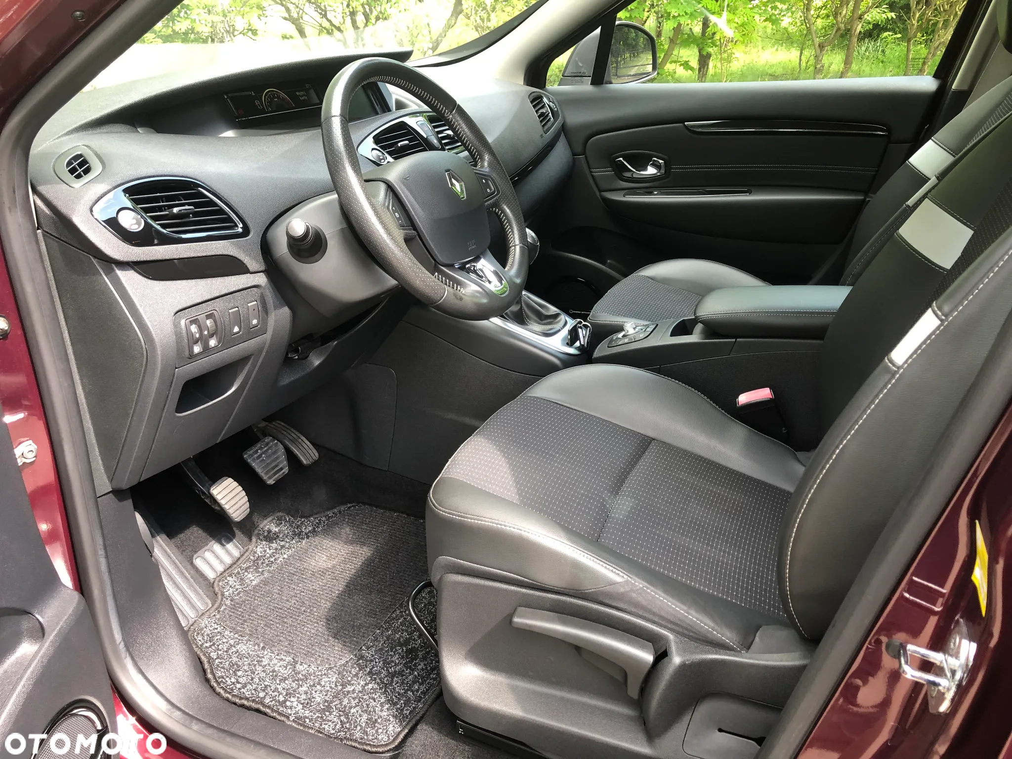 Renault Grand Scenic ENERGY TCe 115 S&S Bose Edition - 24