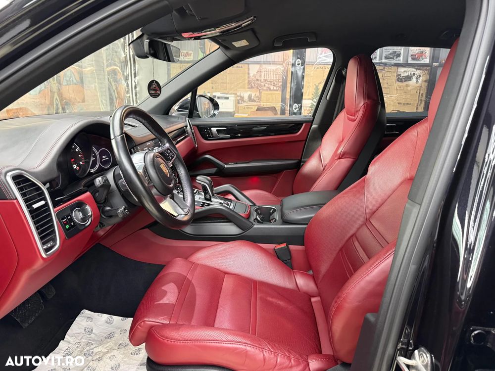 Porsche Cayenne - 21