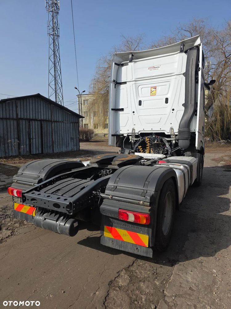 Mercedes-Benz 1845 - 6