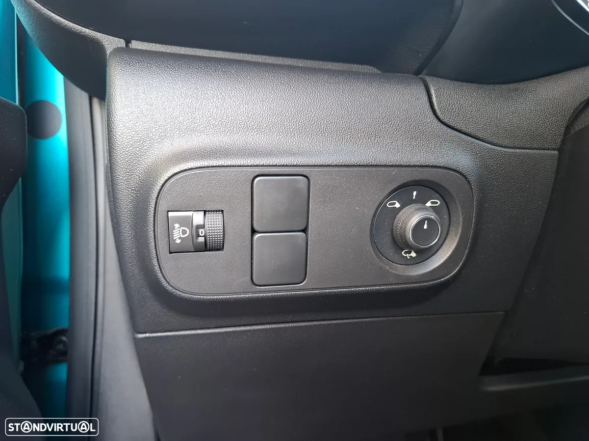 Citroën C3 1.2 PureTech Shine EAT6 - 23