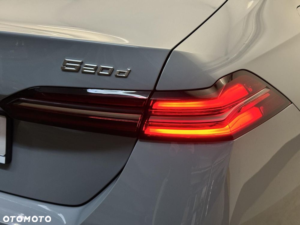 BMW Seria 5 520d mHEV M Sport - 11
