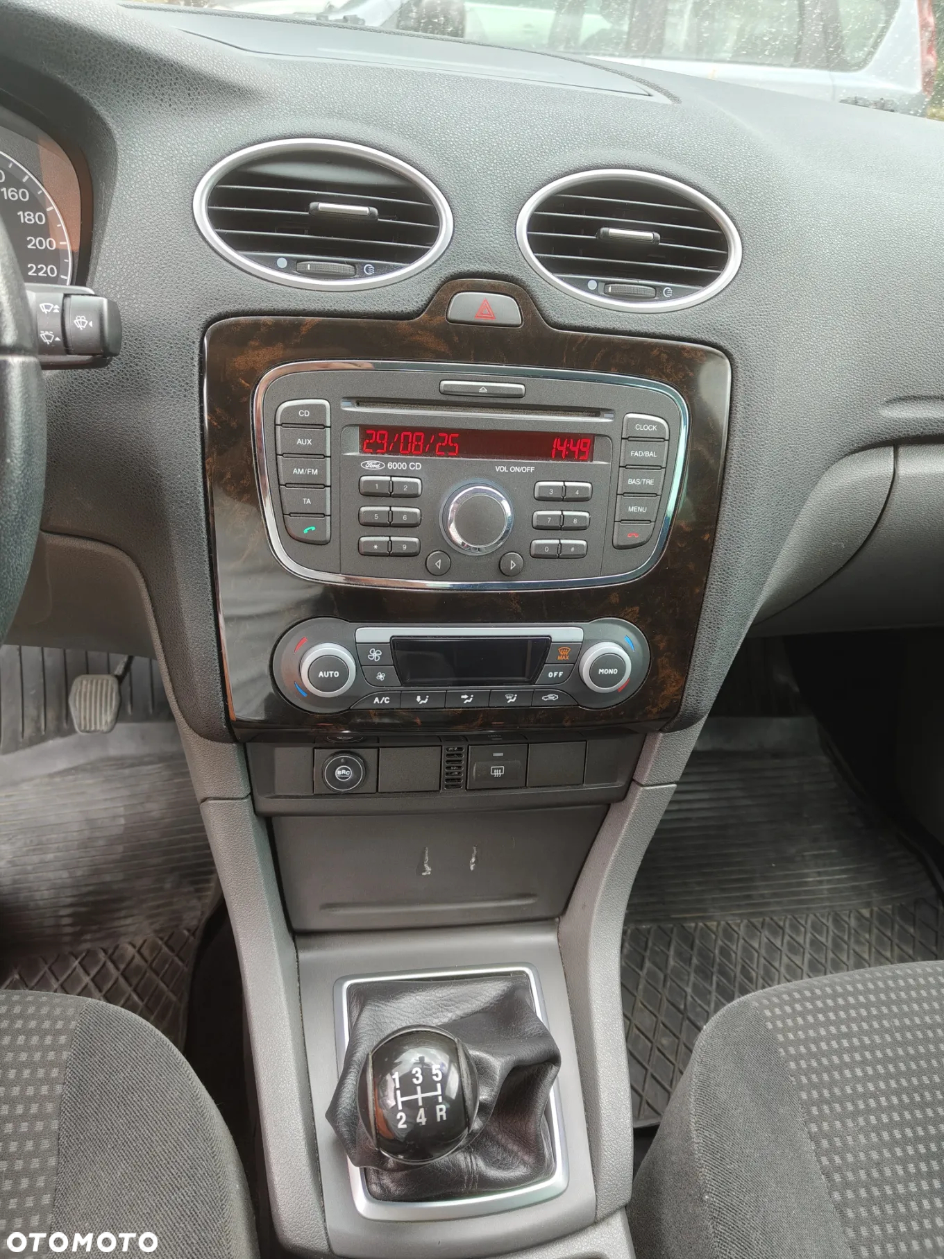 Ford Focus 1.8 Ghia - 7