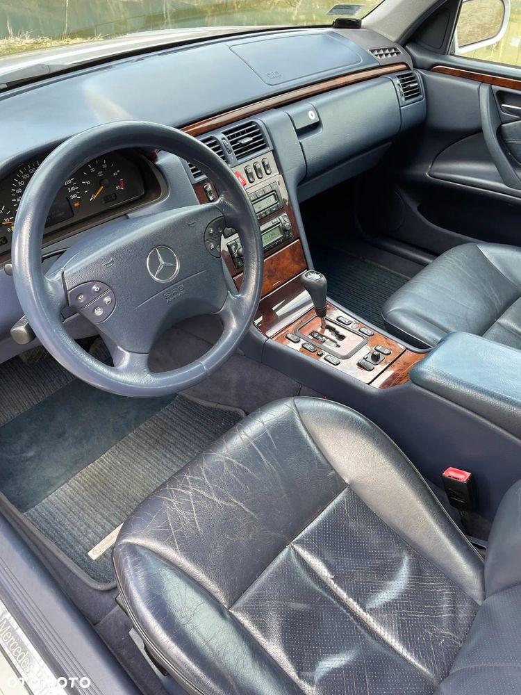 Mercedes-Benz Klasa E - 6