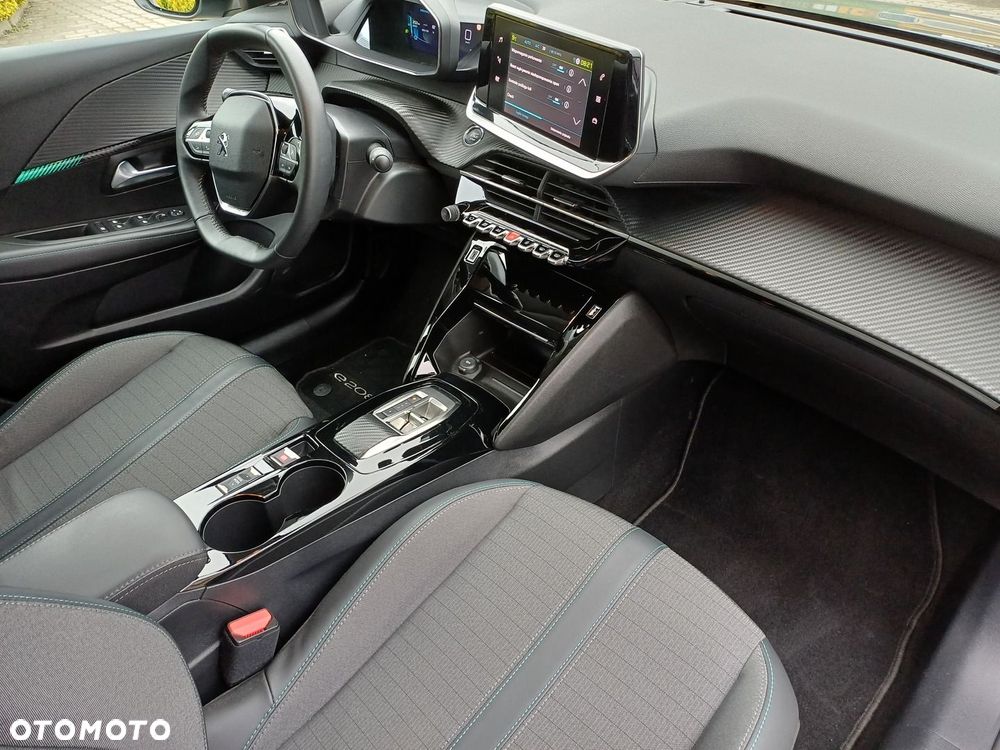 Peugeot 208 - 14