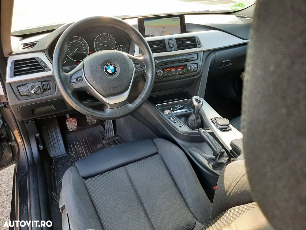 BMW Seria 3 320d Touring Blue Performance - 9