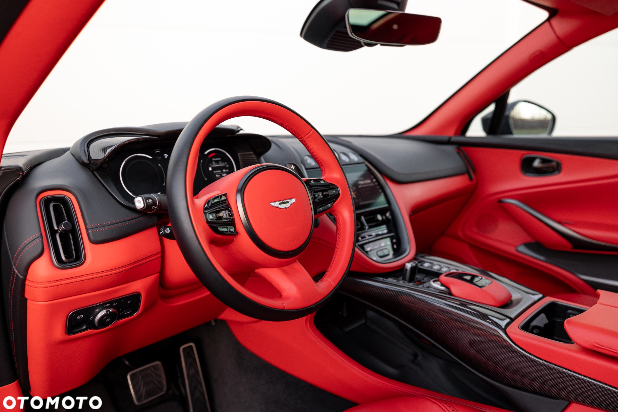 Aston Martin DBX Standard - 20