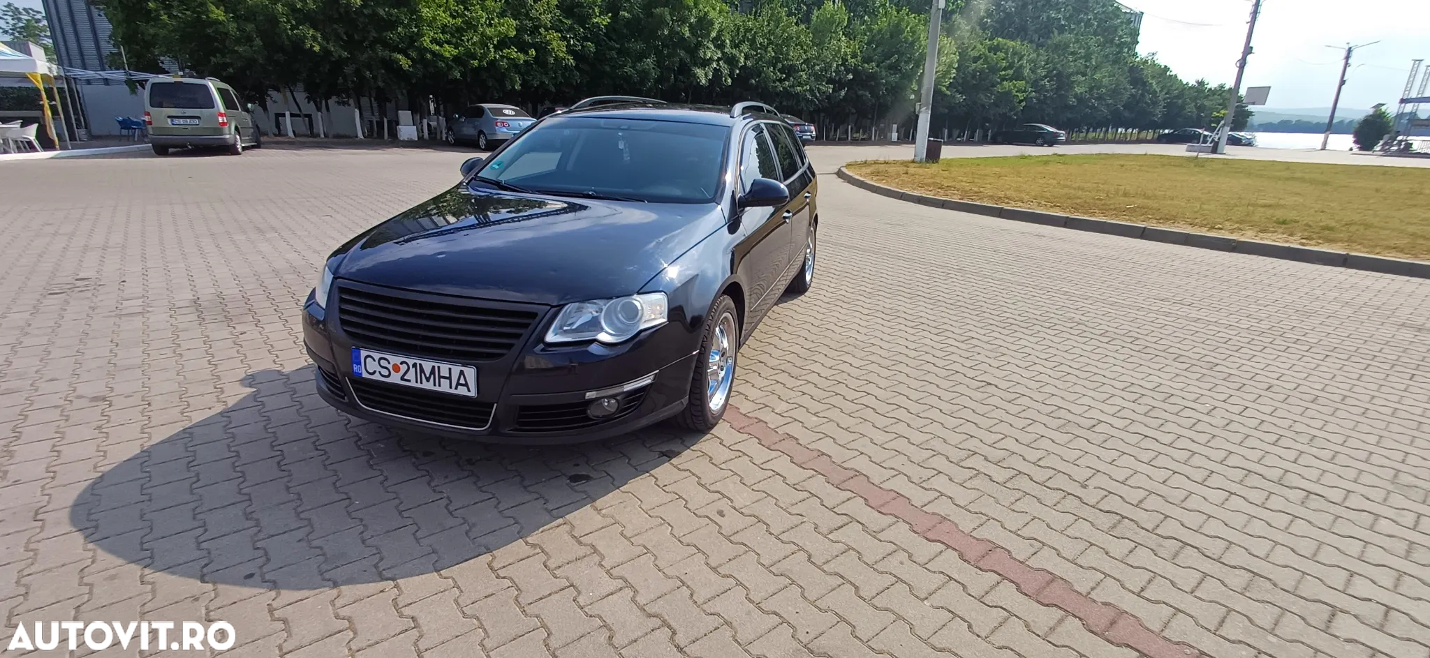 Volkswagen Passat 2.0TDI Comfortline DPF Bluemotion Technology - 3