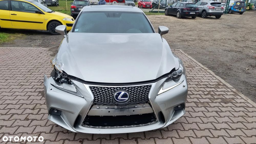 Lexus IS 300h F Sport - 14