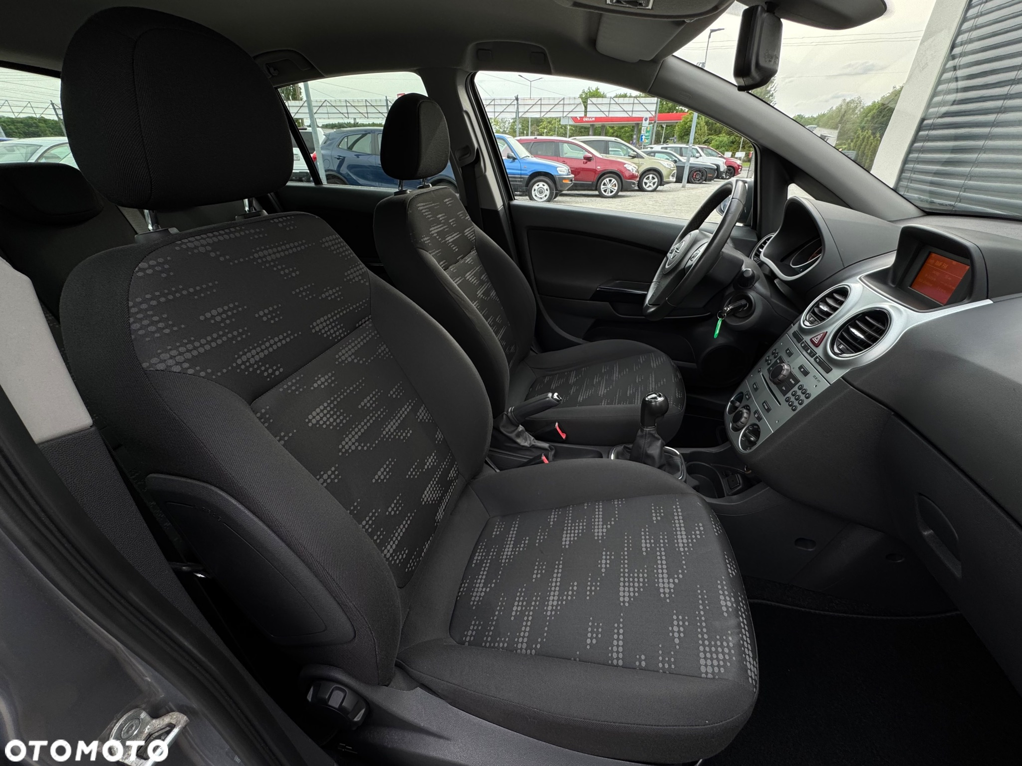 Opel Corsa 1.4 16V Enjoy - 28