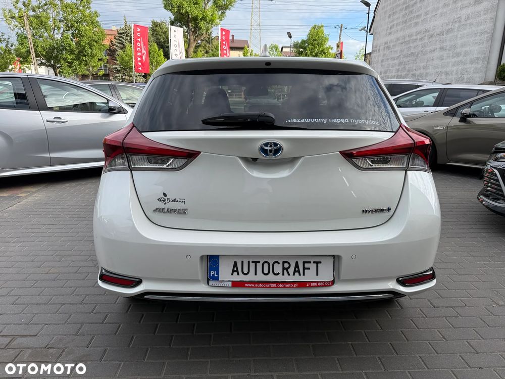 Toyota Auris Hybrid 135 Prestige - 38