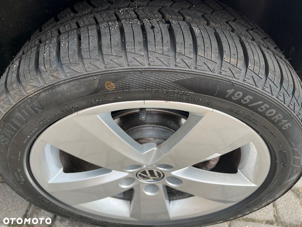 Volkswagen Polo 1.4 16V Comfortline - 20